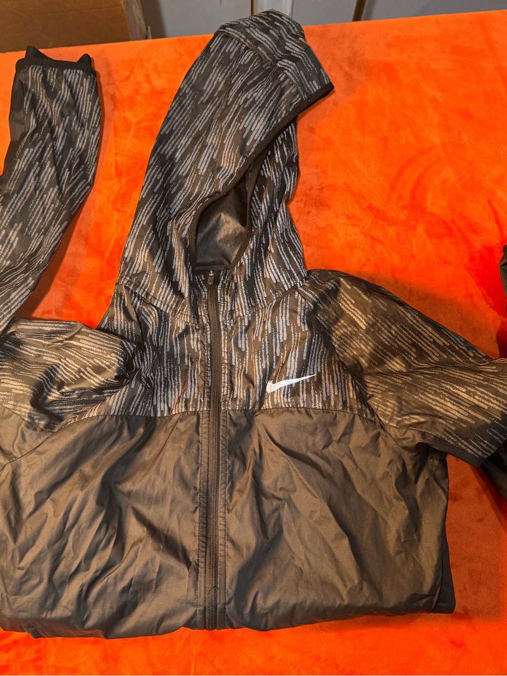 Women's Nike Black Patterned Windbreaker Jacket